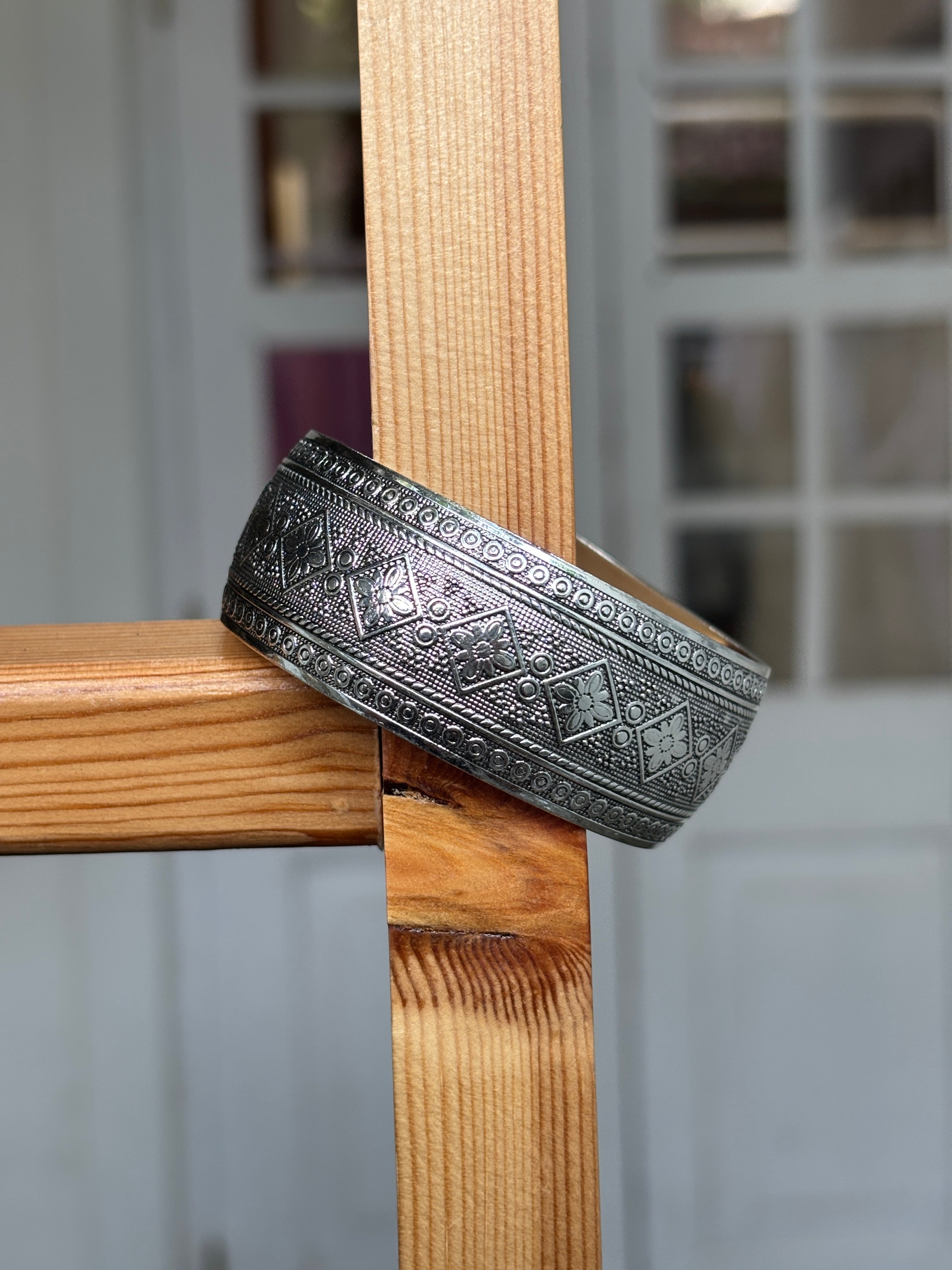 Flower Detail Bangle