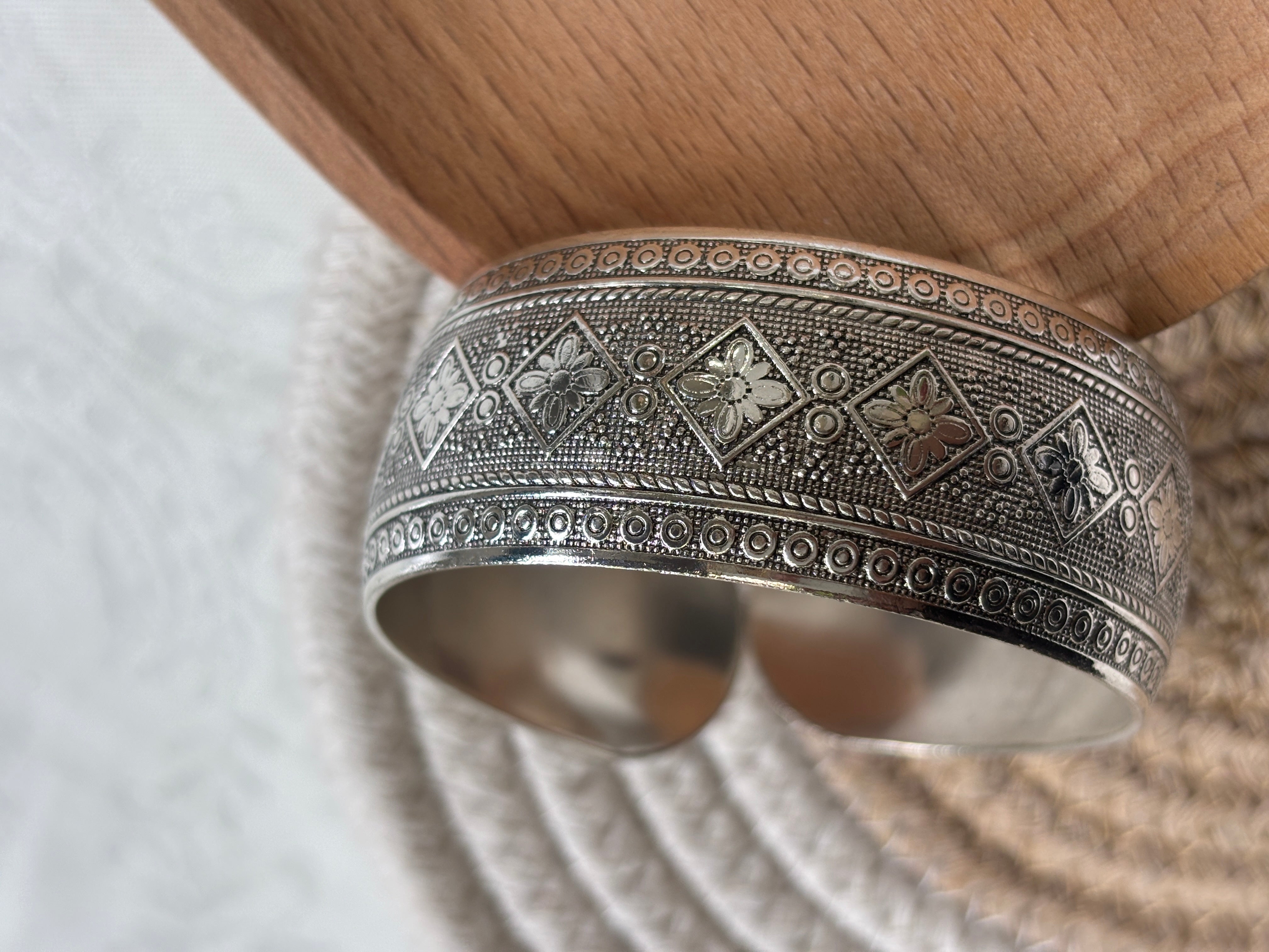 Flower Detail Bangle