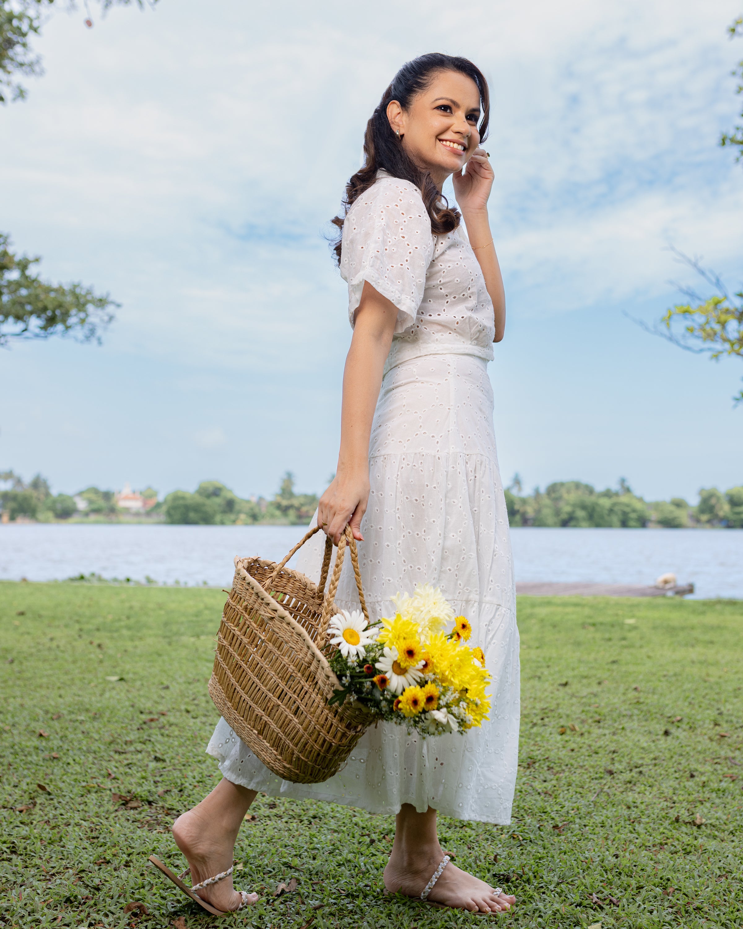 Stalee cutlon flare Skirt - White