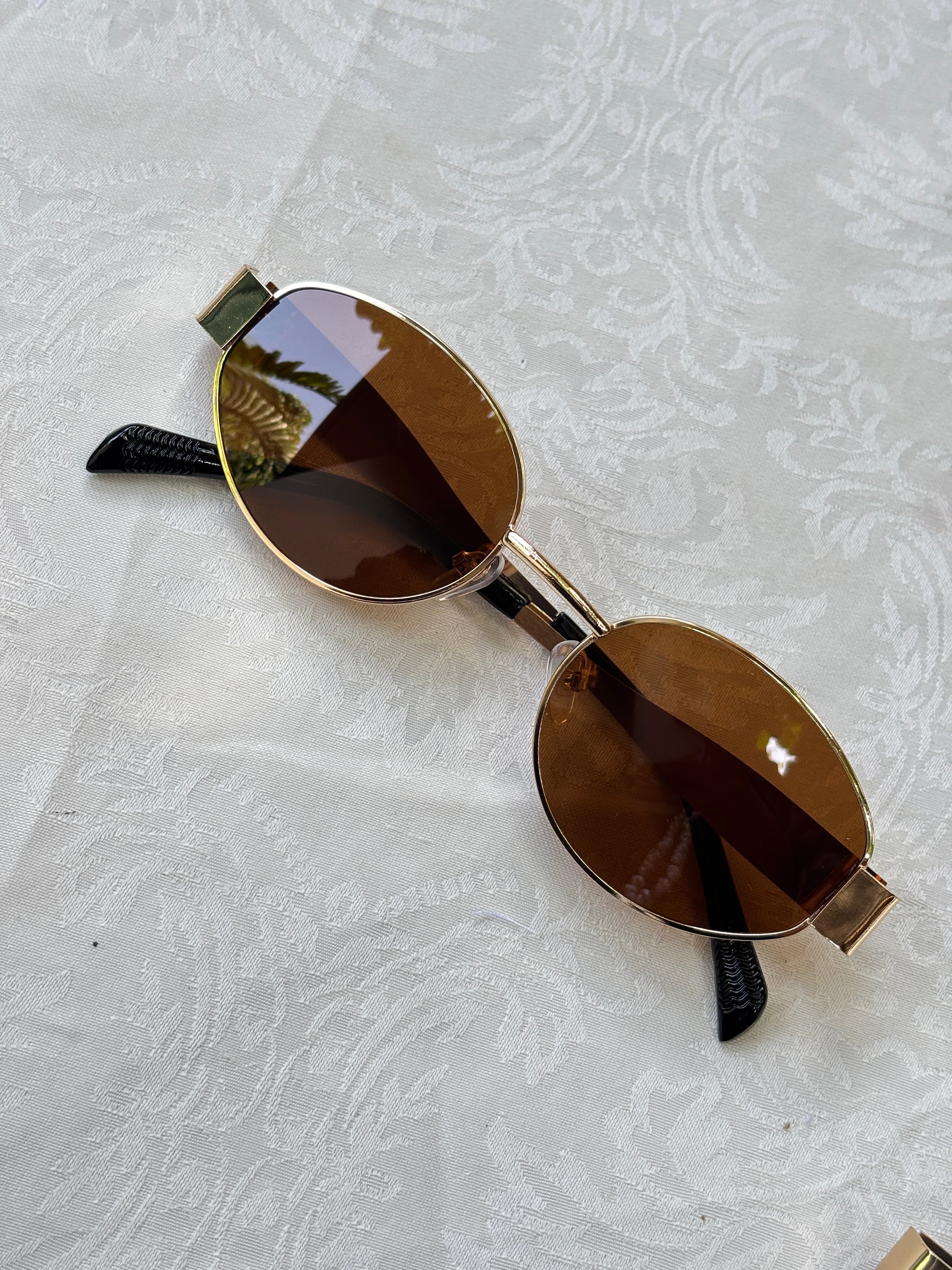 Classic Oval Sunglasses Brown