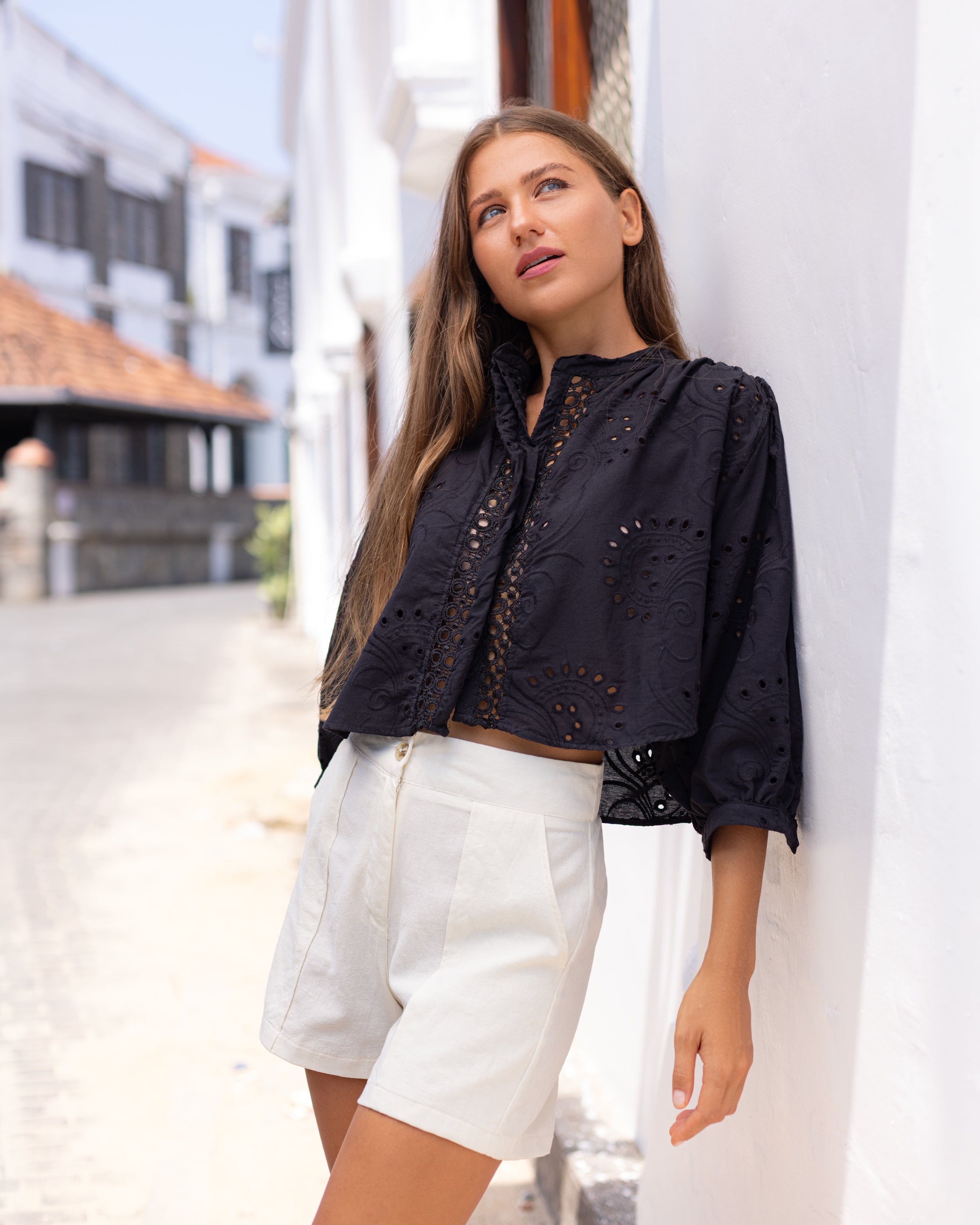 Sonam Cutlon Detailed Oversized Crop Top - Black