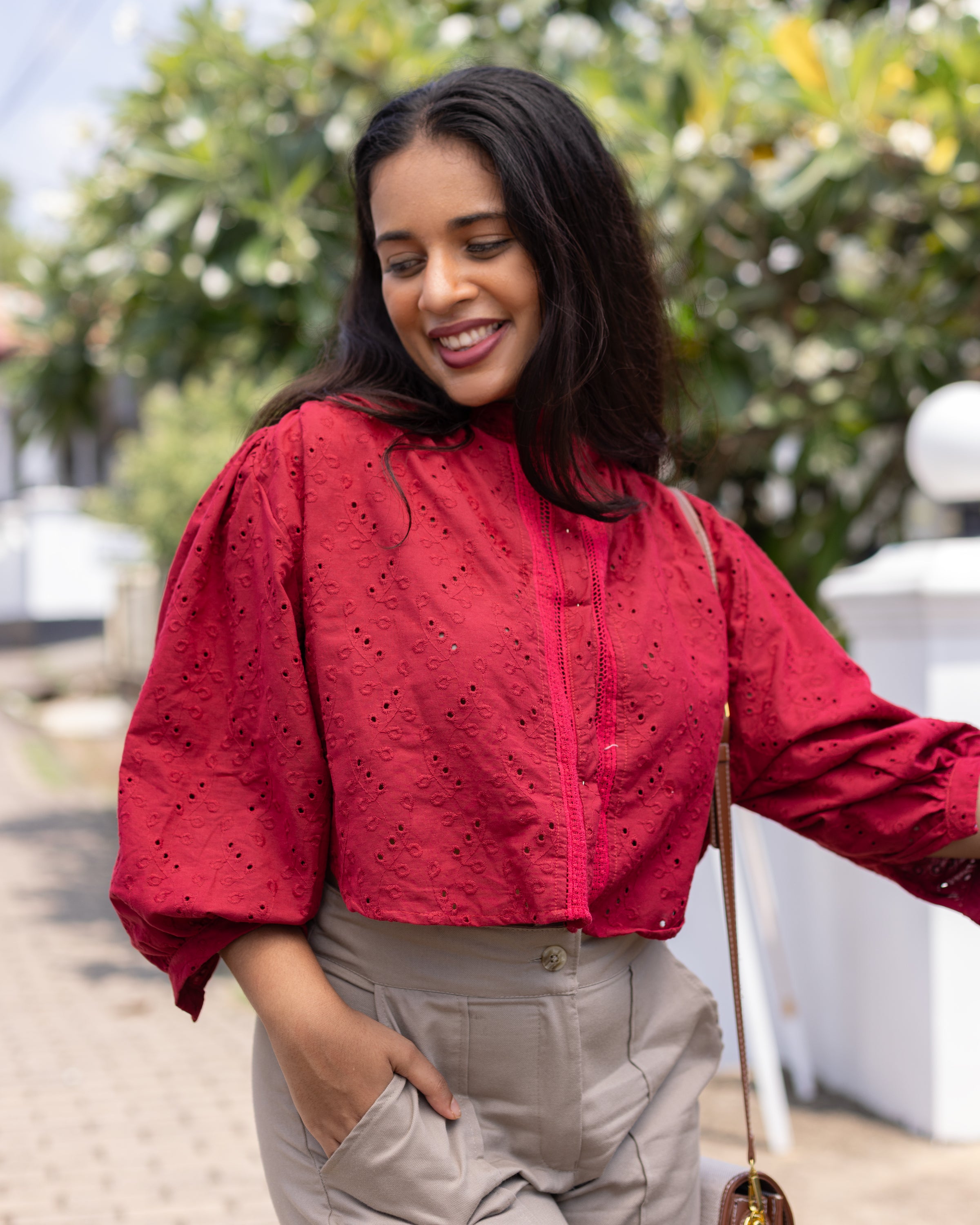 Sonam Cutlon Detailed Oversized Crop Top - Red
