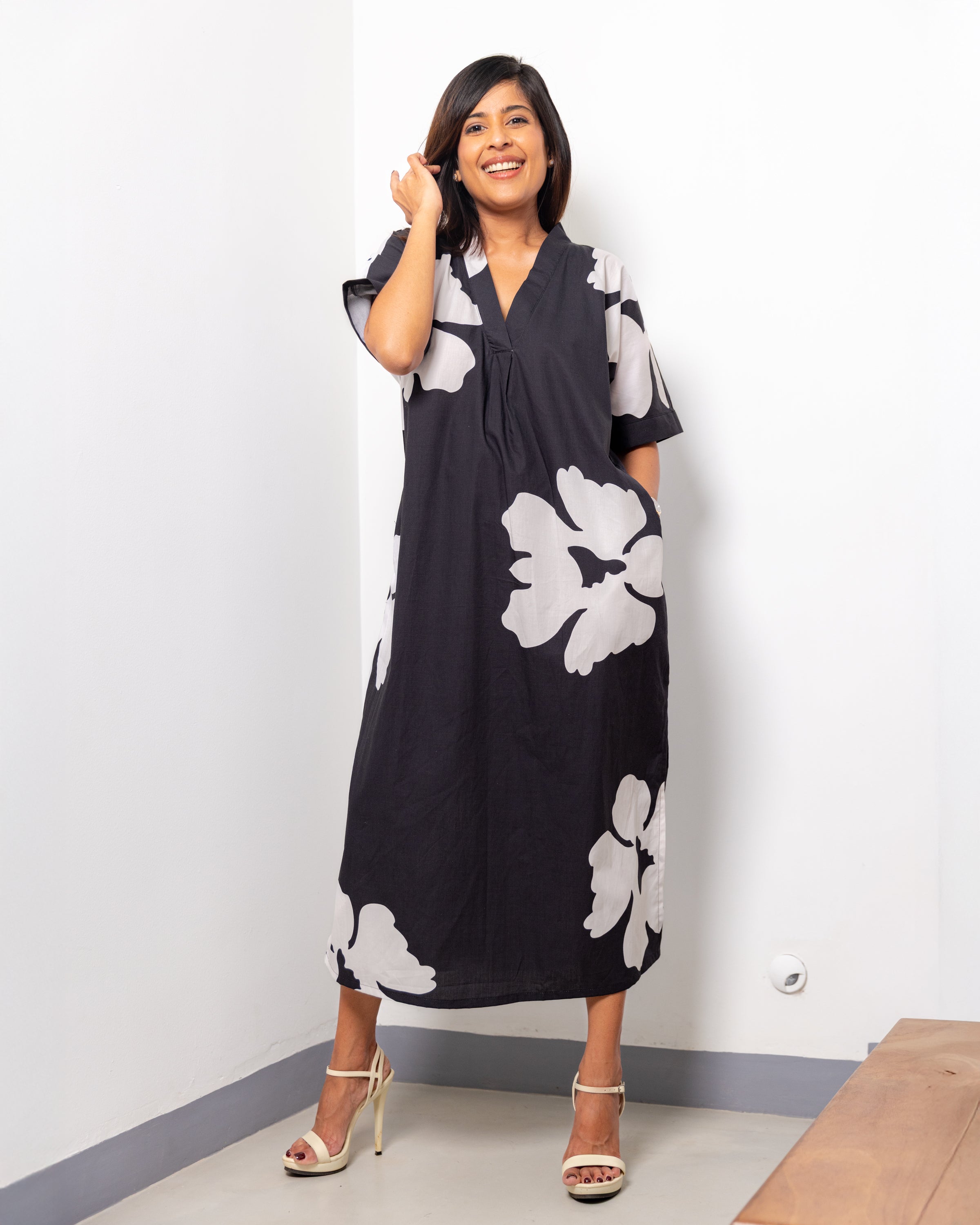 Agartha Floral Shift Dress - White in Black