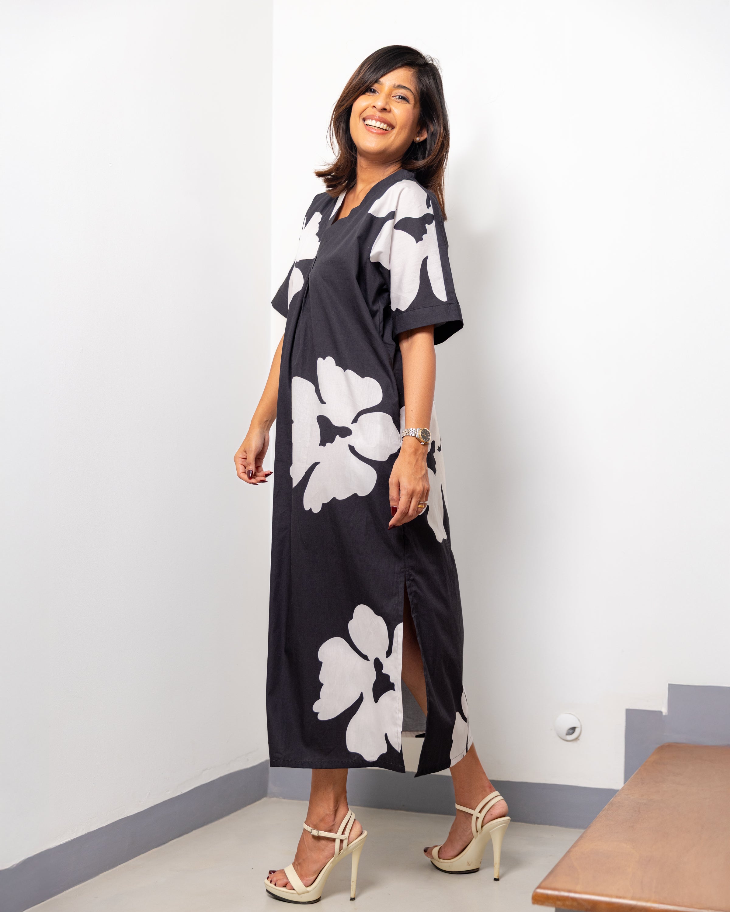 Agartha Floral Shift Dress - White in Black