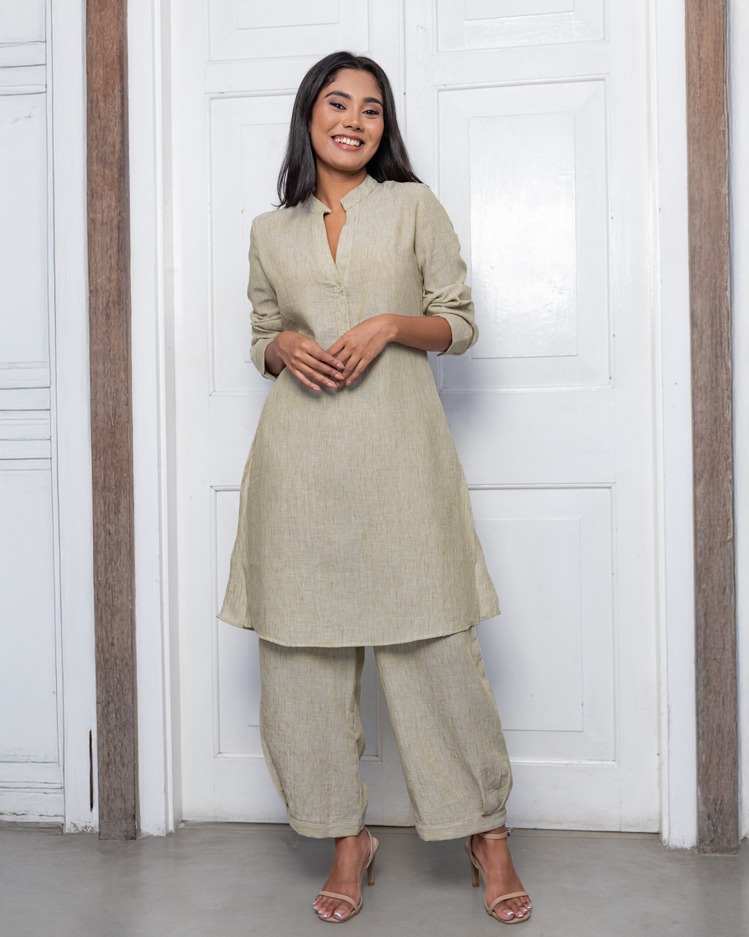 Diya Cotton Tetured Kurthi Pant - Olive
