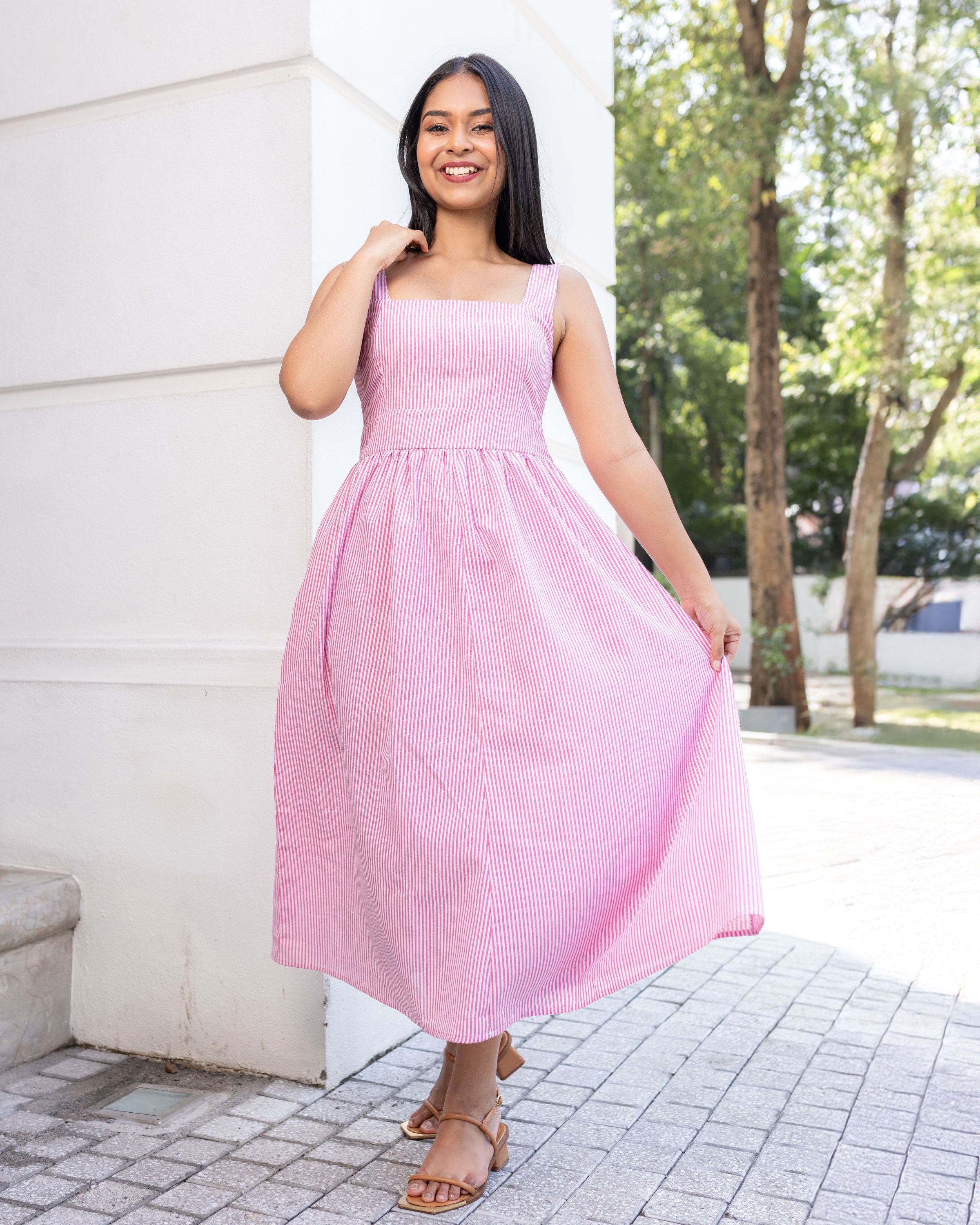 Lady in Stripe - Pink