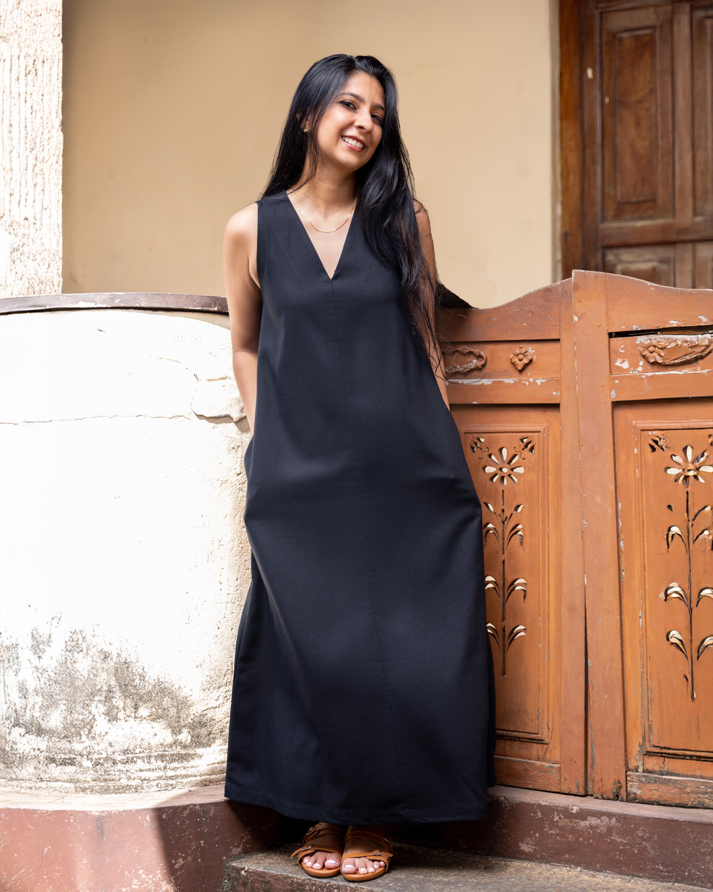 Cozy Breeze Linen Shift Maxi Dress - Black