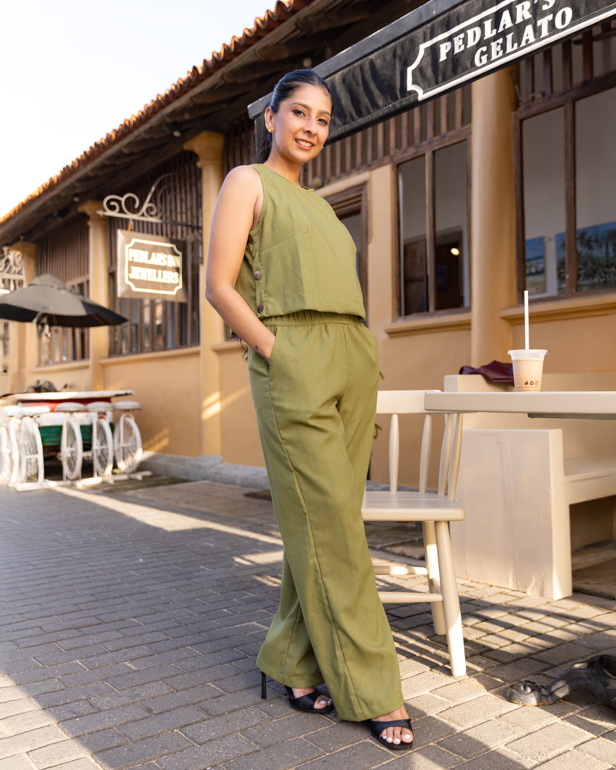 Vienna Linen Sleeveless Crop Top - Olive