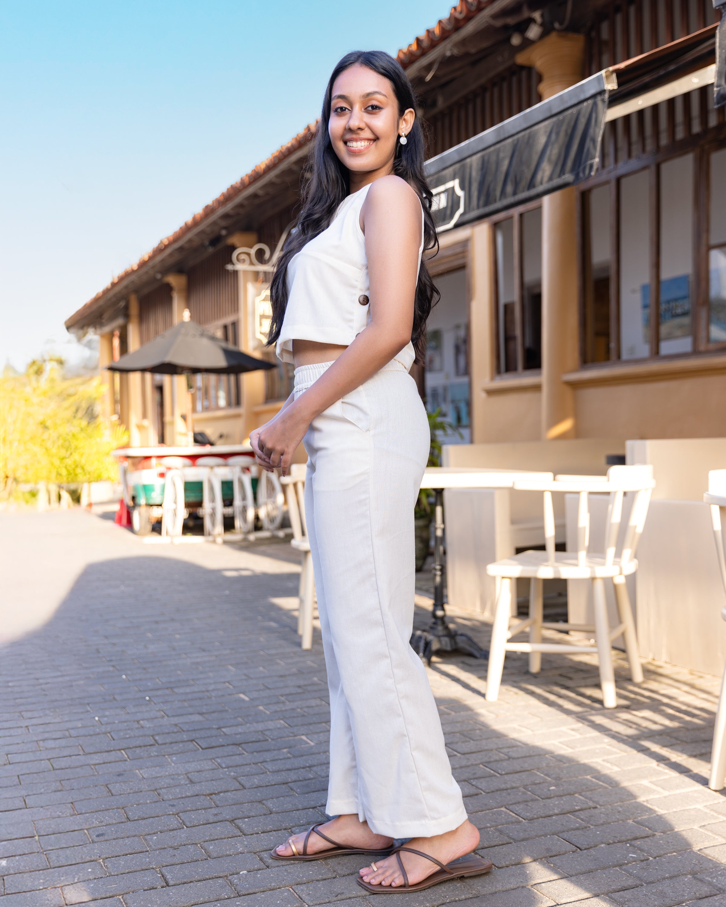 Vienna Linen Sleeveless Crop Top - Ivory