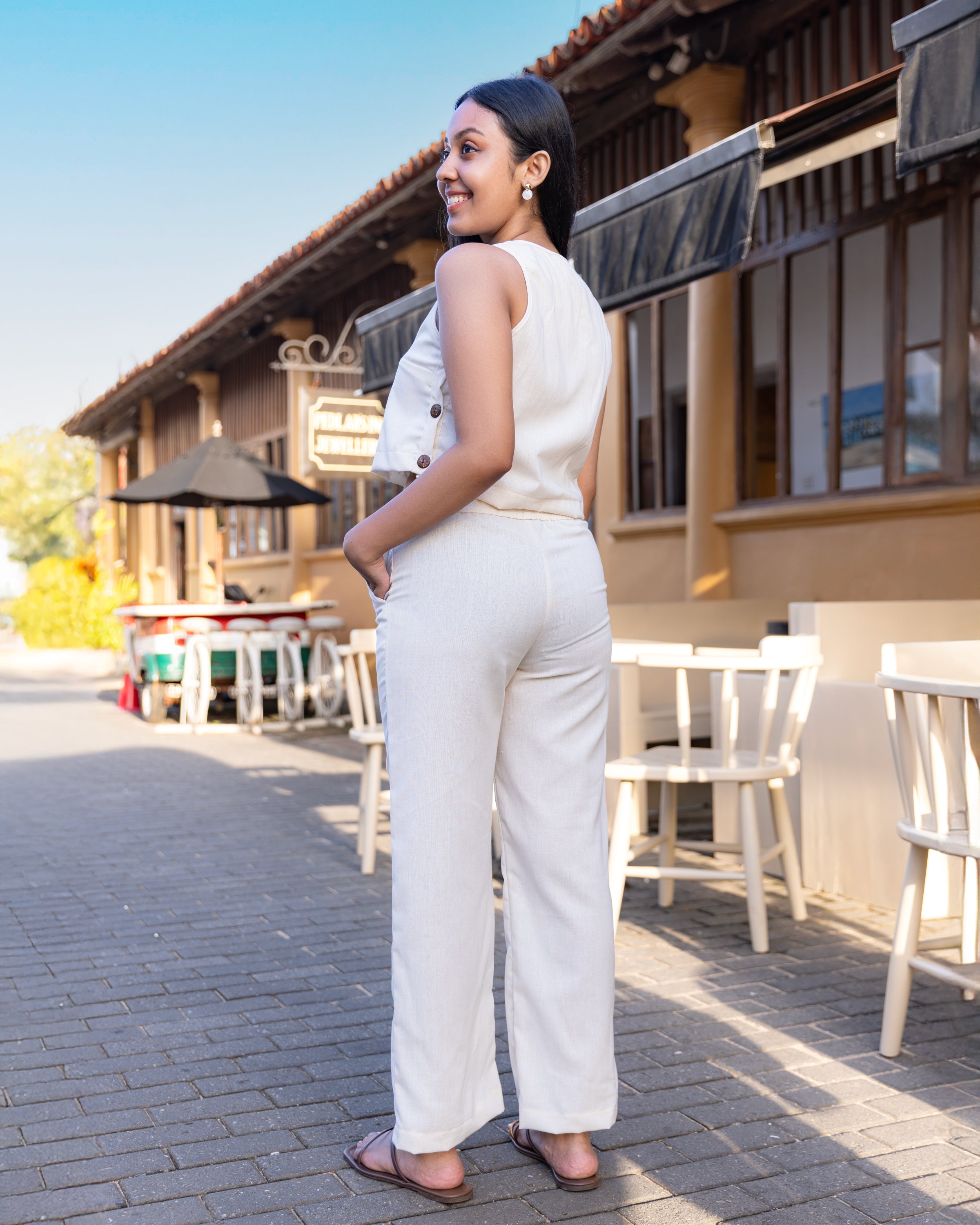 Vienna Linen Sleeveless Crop Top - Ivory